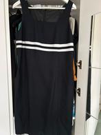 Zwart klassiek jurkje met witte band. Maat 40., Maat 38/40 (M), Zwart, Ophalen of Verzenden, Zo goed als nieuw