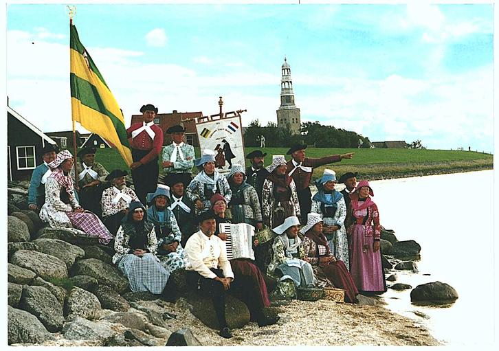 963032 Hindeloopen Friesland Zang en Dansgroep Mooie  kaart, Verzamelen, Ansichtkaarten | Themakaarten, Ongelopen, 1980 tot heden
