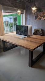 Hout bureau met stalen poten, Huis en Inrichting, Bureaus, Ophalen of Verzenden, Zo goed als nieuw, Bureau