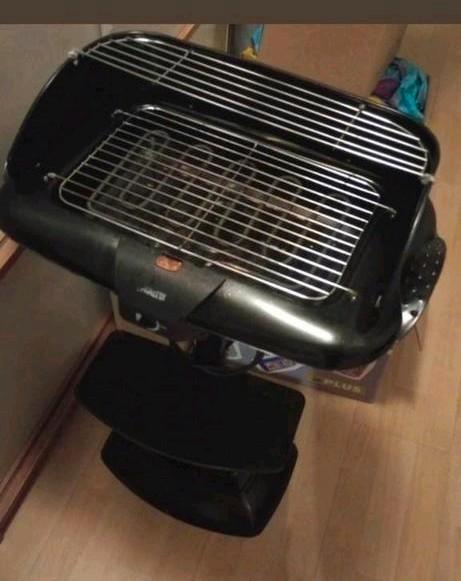 Elektrische bbq+bbq-gereedschap+bbqboek+grillpan, etc, Tuin en Terras, Elektrische barbecues, Gebruikt, Ophalen