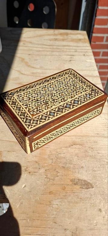  Hand Made Syrian Mop And Bone Inlaid Jewelry Box beschikbaar voor biedingen
