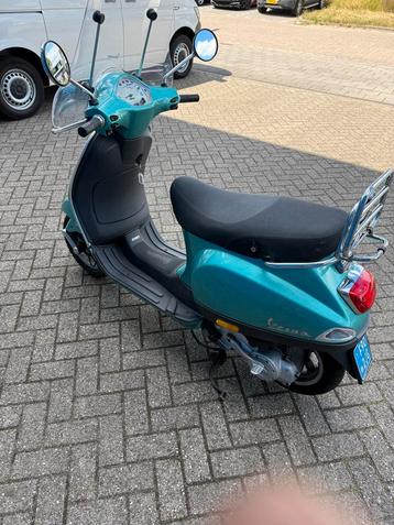Turquoise Vespa Scooter - 2013 beschikbaar voor biedingen