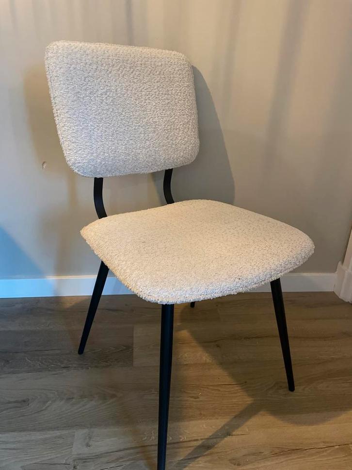 4 Kwantum Eetstoelen - Wegens Verhuizing, Huis en Inrichting, Stoelen, Gebruikt, Vier, Stof, Wit, Ophalen