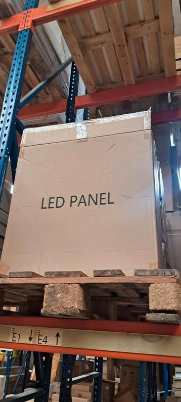 Wegens overstappen op 1 merk ledpanelen! Nieuwe panelen beschikbaar voor biedingen