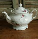 Vintage theepot met roosjes. Wawel Poland., Antiek en Kunst, Ophalen of Verzenden