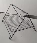 zwart draadstaal krantenbak tijdschriftenmand retro design, Ophalen of Verzenden, Zo goed als nieuw