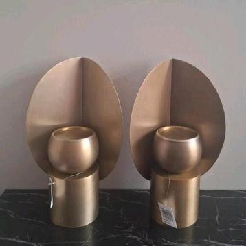 Mat goud messing kleurige metalen kaarsenstandaards nieuw beschikbaar voor biedingen