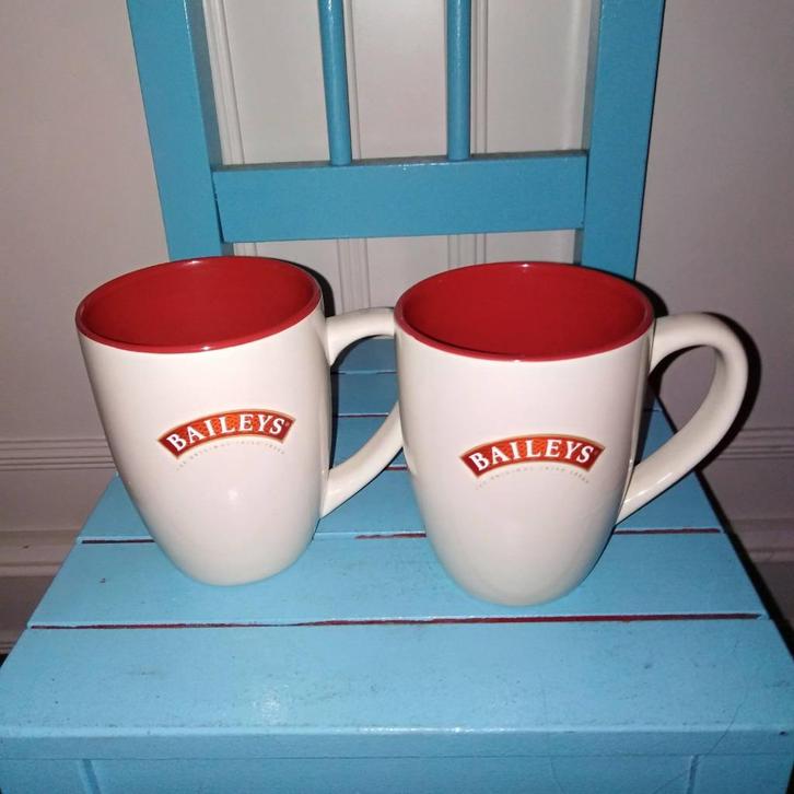 Koffiebekers Baileys 2 stuks, Huis en Inrichting, Keuken | Servies, Zo goed als nieuw, Glas of Glazen, Overige stijlen, Aardewerk