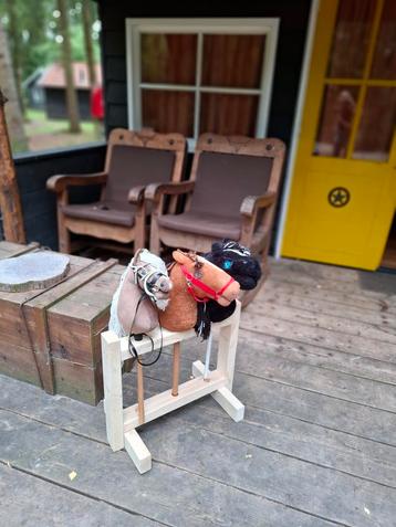 Hobbyhorse stal stalling hobby horse opberger beschikbaar voor biedingen