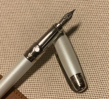 S.T. Dupont Shaman Limited Edition – 18K Gold Fountain Pen beschikbaar voor biedingen
