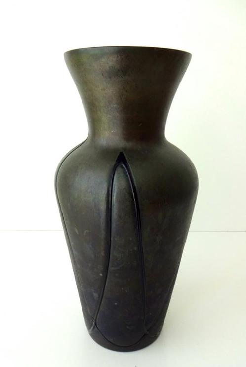 Grote glazen vaas zwart mat oppervlak zwarte lijnen 3557-g, Antiek en Kunst, Antiek | Glas en Kristal, Ophalen of Verzenden