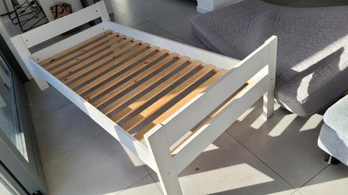 90x200 bed met matras en 2x bedlinnen zetten, Huis en Inrichting, Slaapkamer | Bedden, Gebruikt, Eenpersoons, 90 cm, Hout, Wit