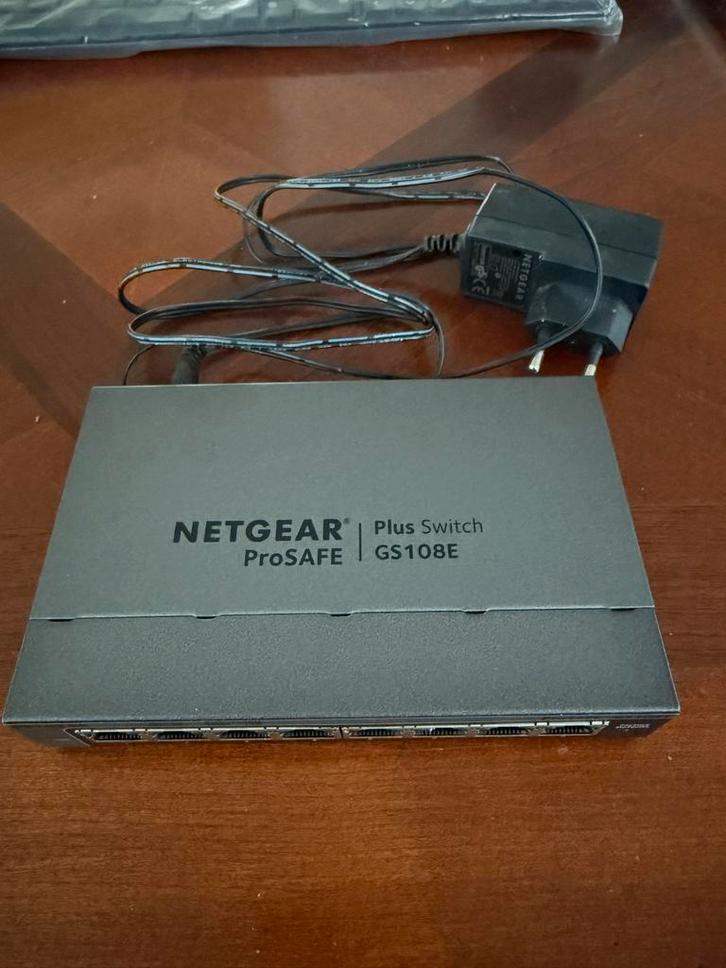NETGEAR GS108E 8-poorts Managed Switch, Computers en Software, Netwerk switches, Zo goed als nieuw, Ophalen of Verzenden