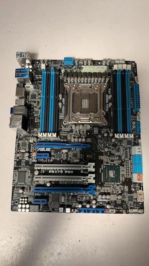 Asus P9X79 PRO Moederbord Defect Voor Onderdelen, Computers en Software, Moederborden, Niet werkend, Intel, DDR3, Ophalen of Verzenden
