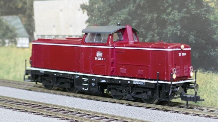 Fleischmann BR 211 (V100.1) digitaal met geluid! art nr 4228, Hobby en Vrije tijd, Modeltreinen | H0, Zo goed als nieuw, Locomotief