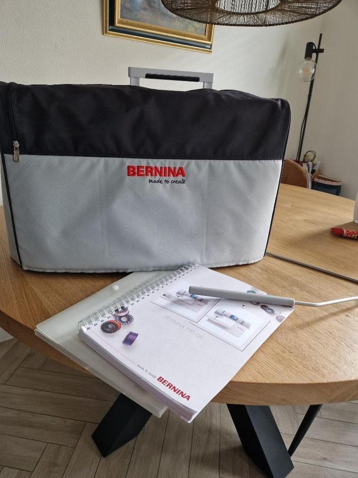 naaimachine Bernina 770 QE, Hobby en Vrije tijd, Naaimachines en Toebehoren, Zo goed als nieuw, Naaimachine, Bernina, Ophalen