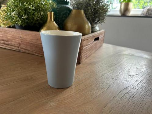 Pastel beker recht model, blauw, Antiek en Kunst, Antiek | Servies los, Ophalen of Verzenden