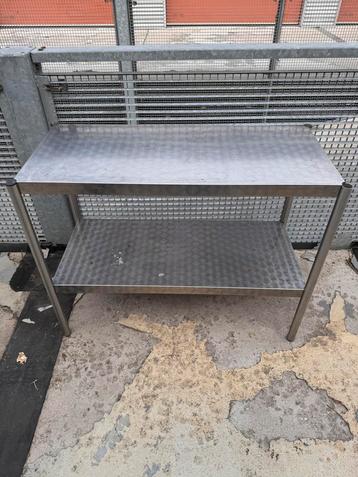 Mooie rvs werk-keuken tafel beschikbaar voor biedingen