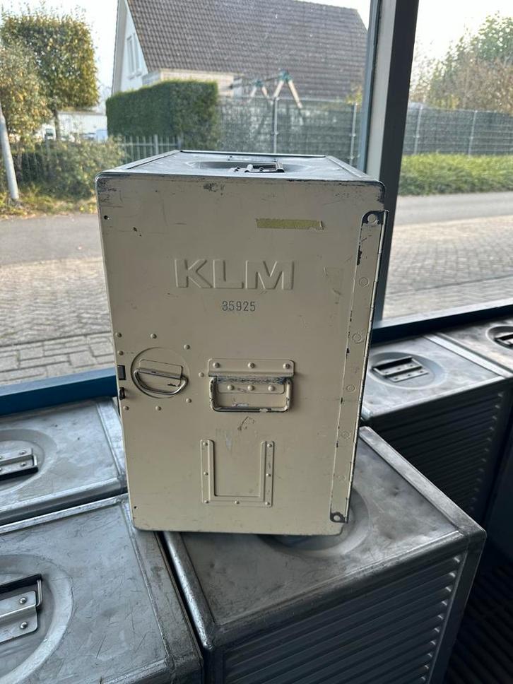 38 Stuks Catering Trolleys / KLM Vliegtuig Trolleys, Zakelijke goederen, Kantoor en Winkelinrichting | Winkel en Inventaris, Ophalen