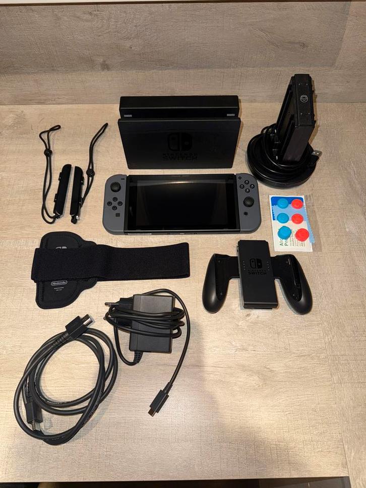 Nintendo Switch - Complete Set Gloednieuw!, Spelcomputers en Games, Games | Nintendo Switch, Nieuw, Avontuur en Actie, 2 spelers