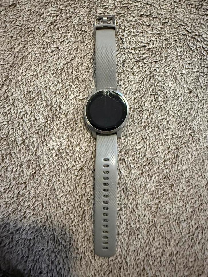 Garmin Vivoactive 4s - Defect scherm, Sieraden, Tassen en Uiterlijk, Smartwatches, Gebruikt, Android, Grijs, Afstand, Waterdicht