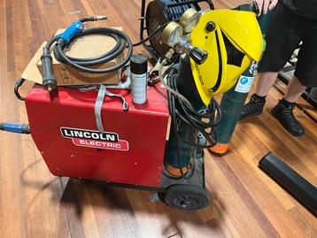 Lincoln Electric Lasapparaat met Gasflessen beschikbaar voor biedingen