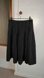 Rok Prada antraciet, maat S (italiaanse maat 40), Kleding | Dames, Rokken, Prada, Ophalen of Verzenden, Zo goed als nieuw, Knielengte