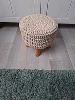 Zandkleurig kruk, houten poot met vilt, gehaakt katoen, Ophalen, Zo goed als nieuw, Hout