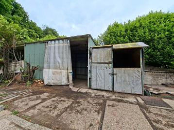 Gratis Stal loods berging sloop oud ijzer golfplaten beschikbaar voor biedingen