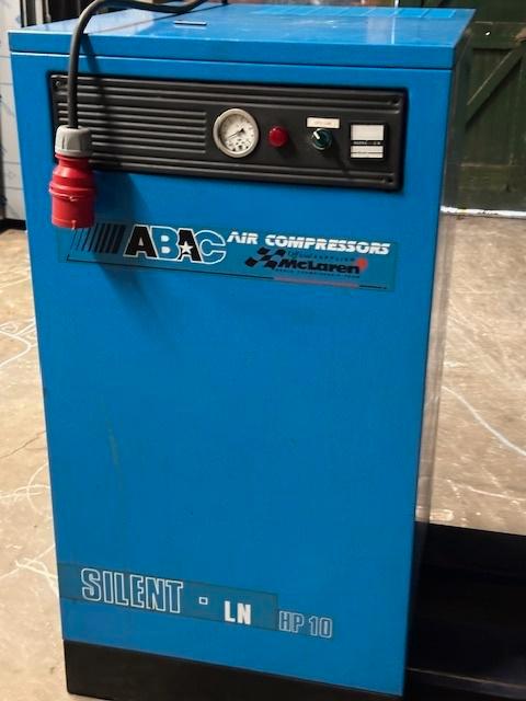 Abac compressor 10 pk gedempt, Doe-het-zelf en Verbouw, Compressors, Gebruikt, 10 bar of meer, 100 liter of meer, 800 liter/min of meer