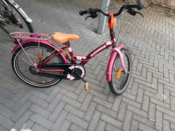 Oud fietsje beschikbaar voor biedingen