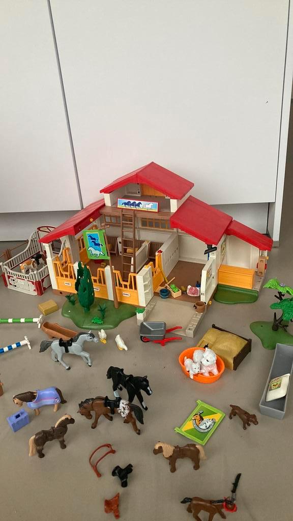 Zeer uitgebreide manege, Kinderen en Baby's, Speelgoed | Playmobil, Gebruikt, Ophalen of Verzenden