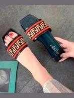 Nieuwe slippers maat 35, Slippers, Zwart, Nieuw, Ophalen of Verzenden