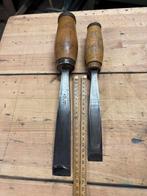 2 nog mooie hakbeitels 26 en 32 mm breed, Ophalen of Verzenden