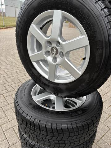 Mooie banden en velgen Hyundai IX 35 beschikbaar voor biedingen