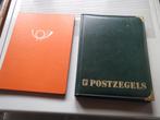2 postzegelalbums, Postzegels en Munten, Postzegels | Volle albums en Verzamelingen, Nederland en Buitenland, Ophalen of Verzenden