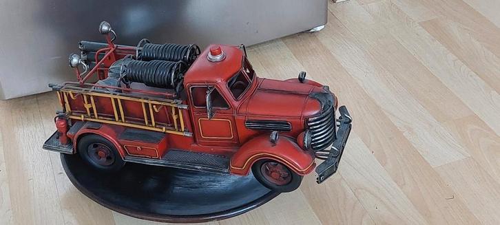 handgemaakte brandweerwagen. Groot model., Hobby en Vrije tijd, Modelauto's | Overige schalen, Zo goed als nieuw, Overige typen