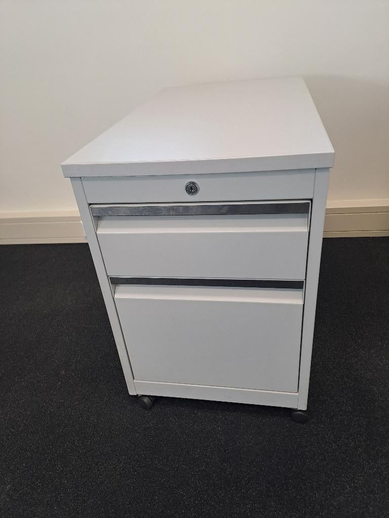 Nette bureaukast, Huis en Inrichting, Ophalen, Met wielen, Gebruikt