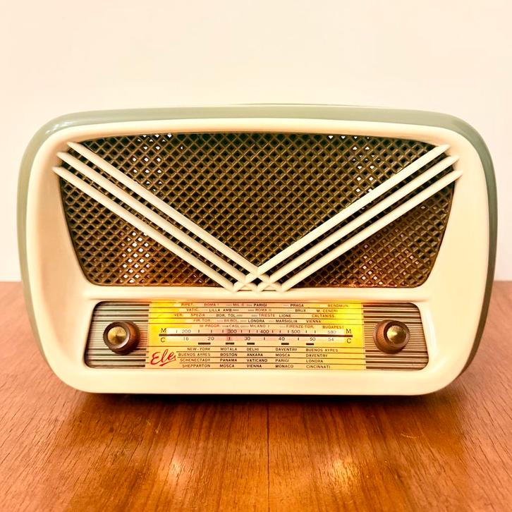 ZELDZAME BUIZENRADIO ELE 1950 BAKELIET OLIJFGROEN ITALIË, Antiek en Kunst, Antiek | Tv's en Audio, Verzenden