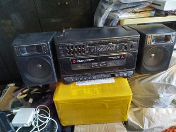 Stereo Sadio dubbele cassetterecorder SANYO MW171 beschikbaar voor biedingen