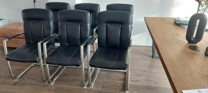 6 Henders & Hazel micro leder stoelen. Gebruikerssporen !, Huis en Inrichting, Stoelen, Gebruikt, Zwart, Ophalen of Verzenden