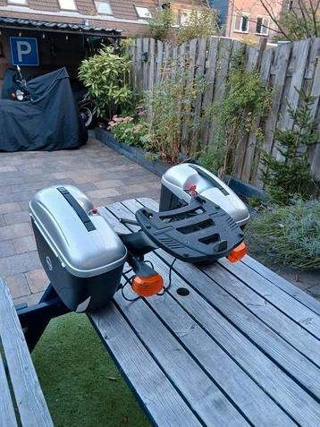 Givi Wingrack voor Honda NTV650 met koffers beschikbaar voor biedingen