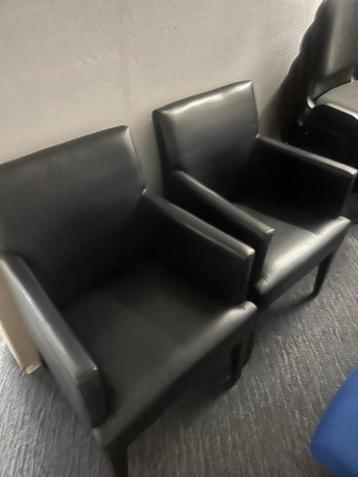 Zwart (kunst) lederen fauteuils (meerdere beschikbaar) beschikbaar voor biedingen
