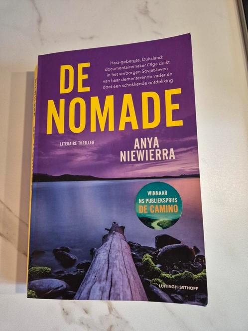 Anya Niewierra - De nomade, Boeken, Thrillers, Gelezen, Nederland, Ophalen of Verzenden