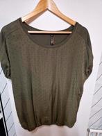 NED ARMY GREEN BLOUSJE BOLLETJES PRINT KORTE MOUWEN MAAT L, Maat 42/44 (L), Nieuw, Ophalen of Verzenden, NED