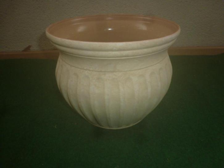 1 mooie ronde creme bloempot 20 cm hoog 24 cm doorsnede, Diversen, Pasen, Nieuw, Ophalen of Verzenden