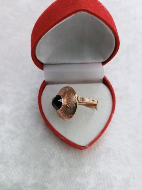 Mooie Ronde 14 Karaat Gouden Ring met granaat, Sieraden, Tassen en Uiterlijk, Antieke sieraden, Ring, Goud, Met edelsteen, Verzenden