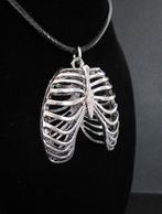 Zilverkleurige Ribbenkast Ketting- Gothic, Punk, Emo- Nieuw, Overige materialen, Verstelbaar, Nieuw, Ophalen of Verzenden