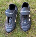 Umbro voetbalschoenen  maat 39.5, Sport en Fitness, Voetbal, Ophalen of Verzenden, Zo goed als nieuw