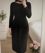 Elegante zwarte jurk – lange mouw met knoop detail, Ophalen of Verzenden, Zo goed als nieuw, Zwart, Onder de knie